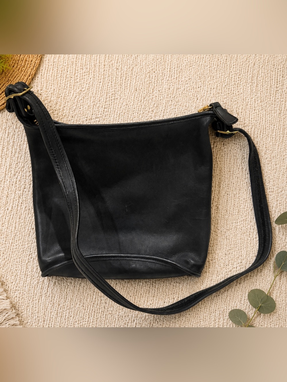Vintage Coach Black Glove Tanned Leather Crossbody Shoulder Bag USA NYC